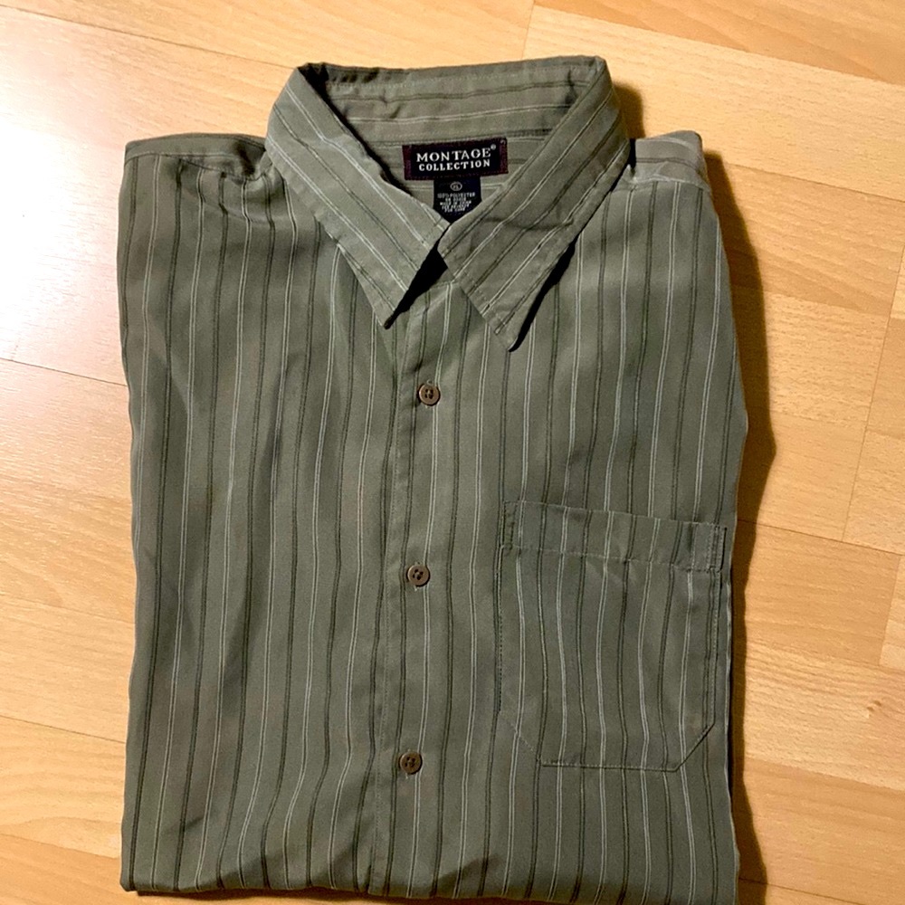 XL sage green and subtle white and black/gray pinstripes. Beautiful